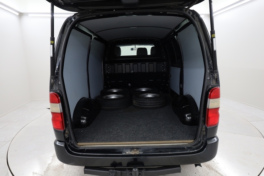 Toyota Hiace vaihtoauto