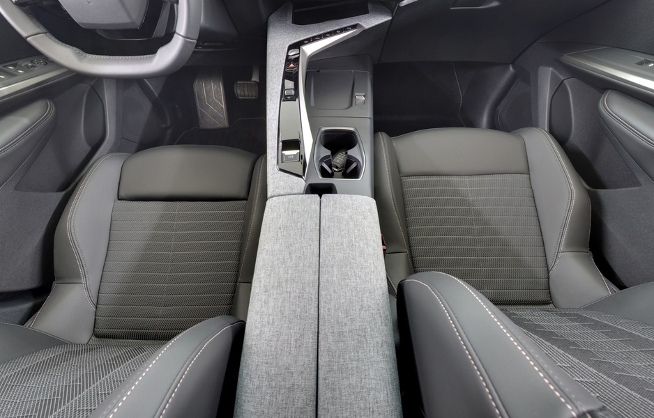 Peugeot E-3008 vaihtoauto