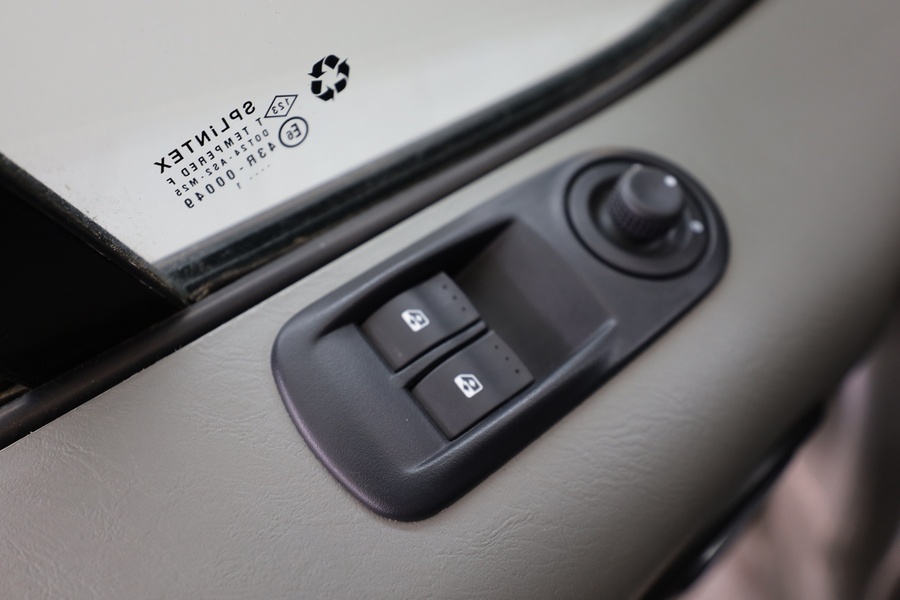 Opel Vivaro vaihtoauto