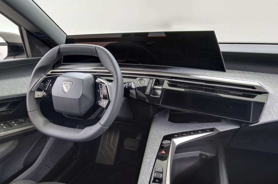 Peugeot E-5008 vaihtoauto