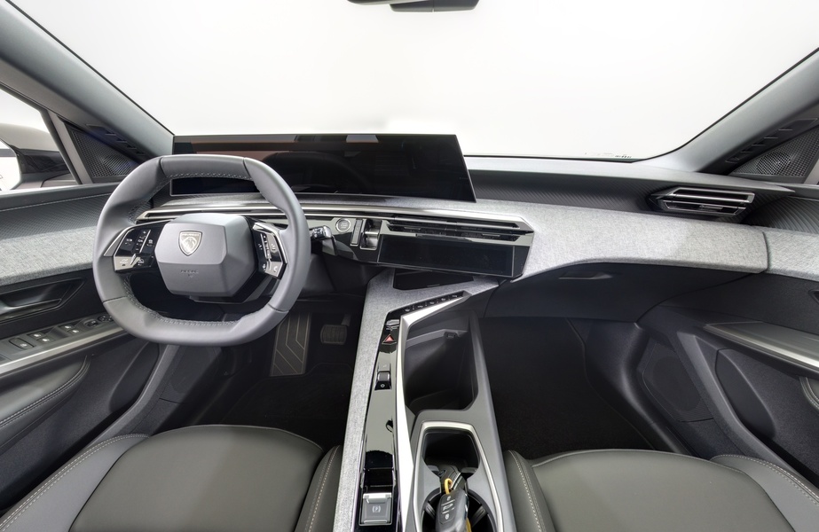 Peugeot E-5008 vaihtoauto