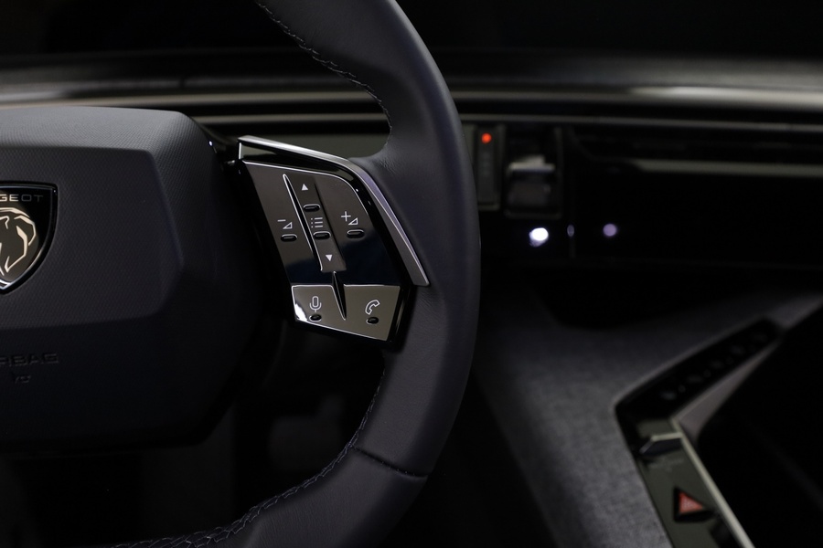 Peugeot E-5008 vaihtoauto