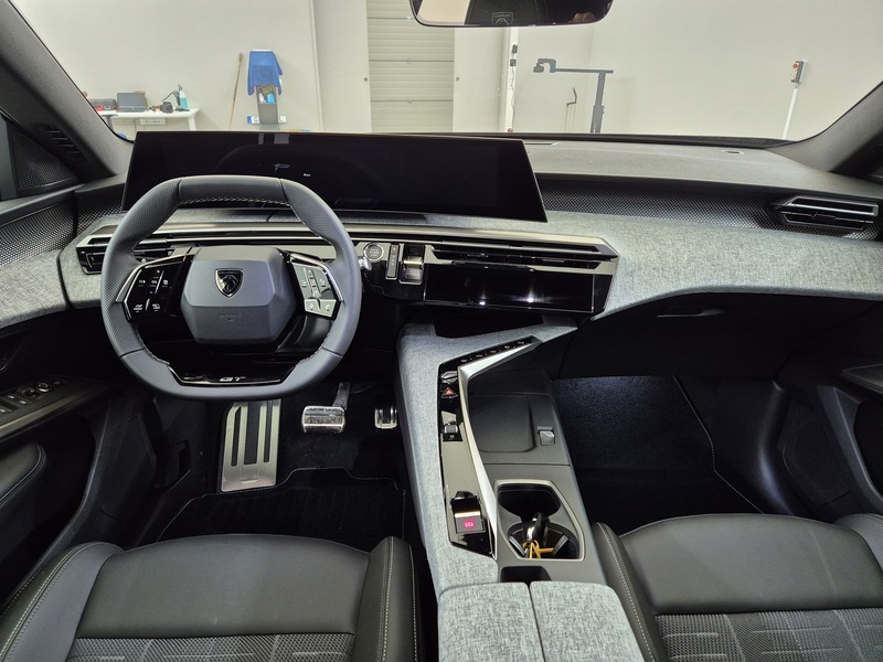 Peugeot E-3008 vaihtoauto