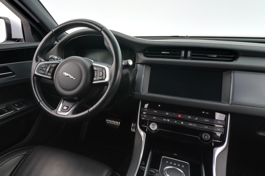 Jaguar XF vaihtoauto