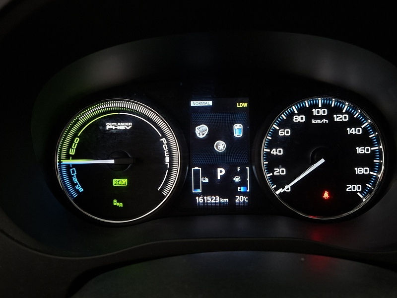 Mitsubishi Outlander PHEV vaihtoauto