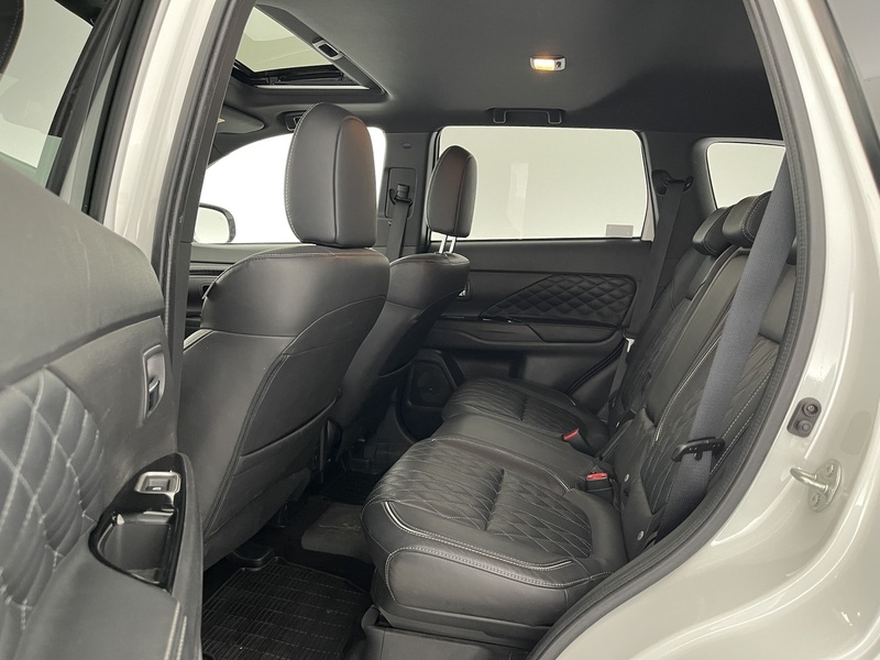 Mitsubishi Outlander PHEV vaihtoauto