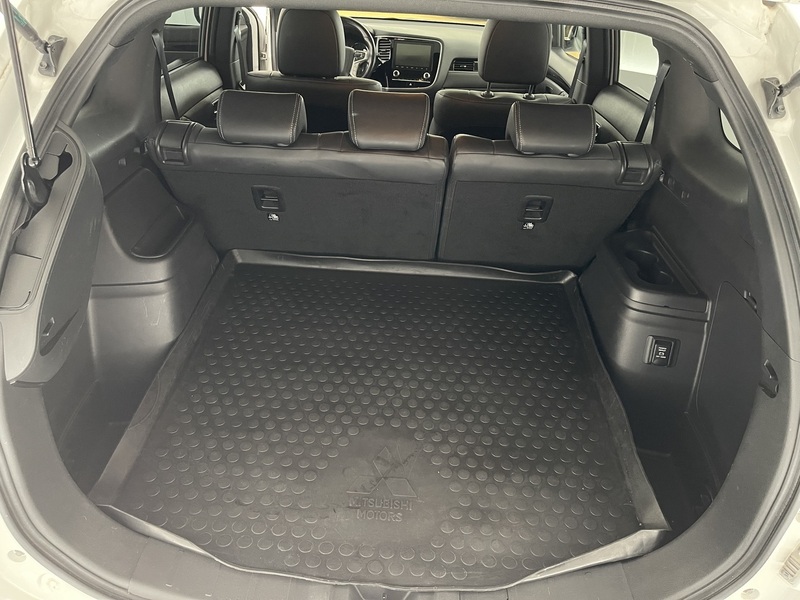 Mitsubishi Outlander PHEV vaihtoauto