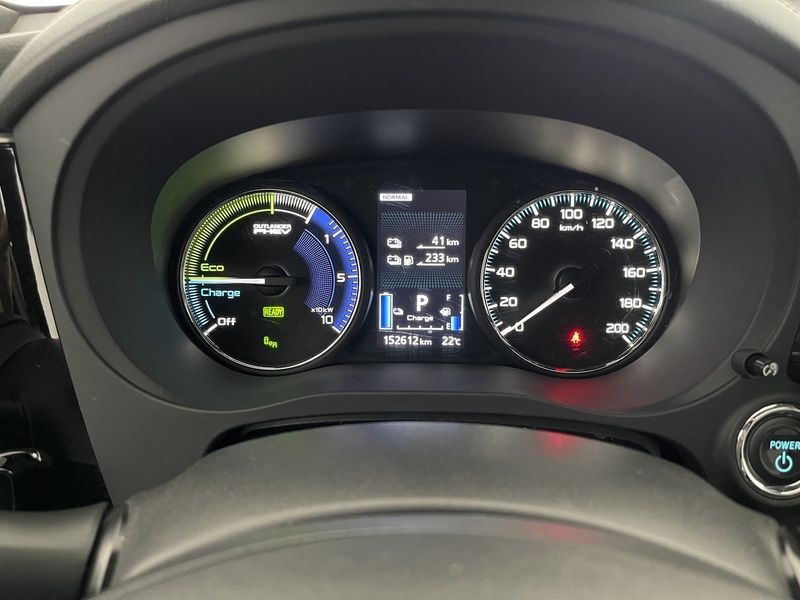 Mitsubishi Outlander PHEV vaihtoauto