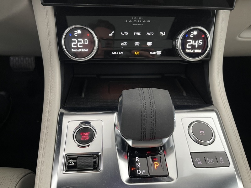 Jaguar F-PACE vaihtoauto