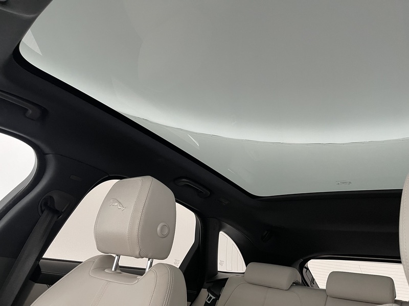 Jaguar F-PACE vaihtoauto