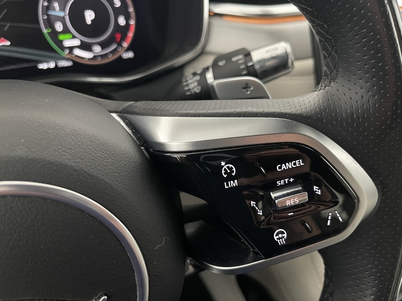 Jaguar F-PACE vaihtoauto