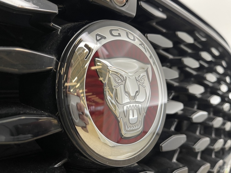 Jaguar F-PACE vaihtoauto