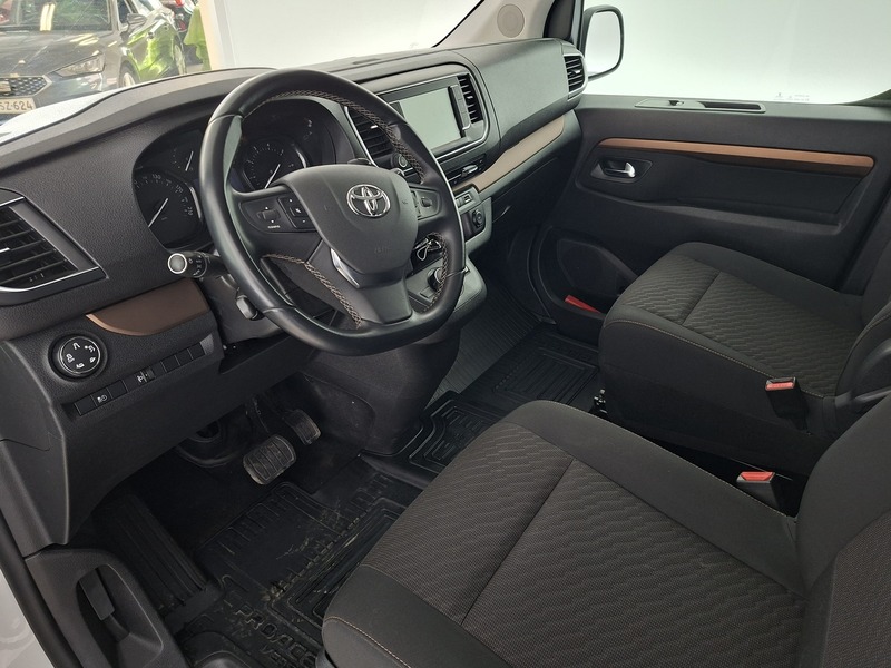 Toyota Proace Verso vaihtoauto