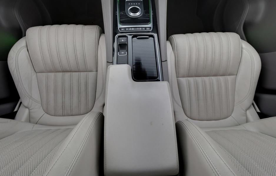 Jaguar F-PACE vaihtoauto