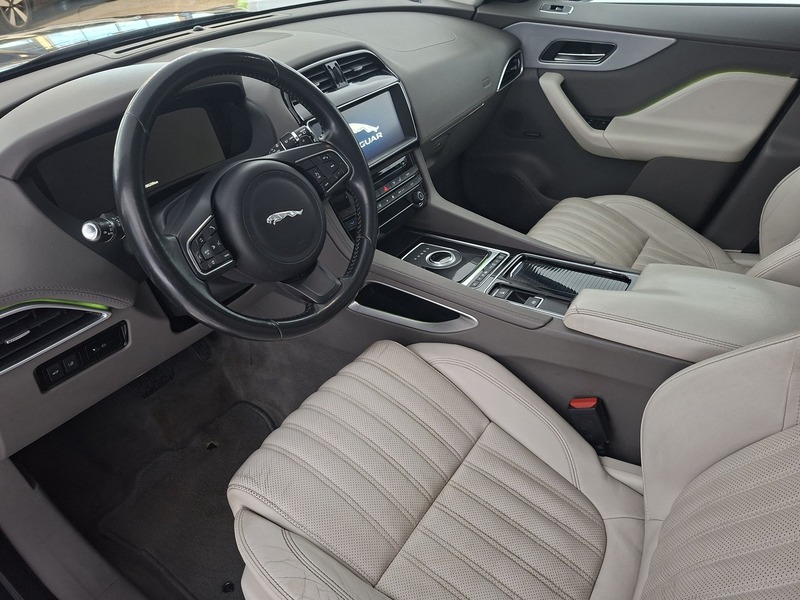 Jaguar F-PACE vaihtoauto