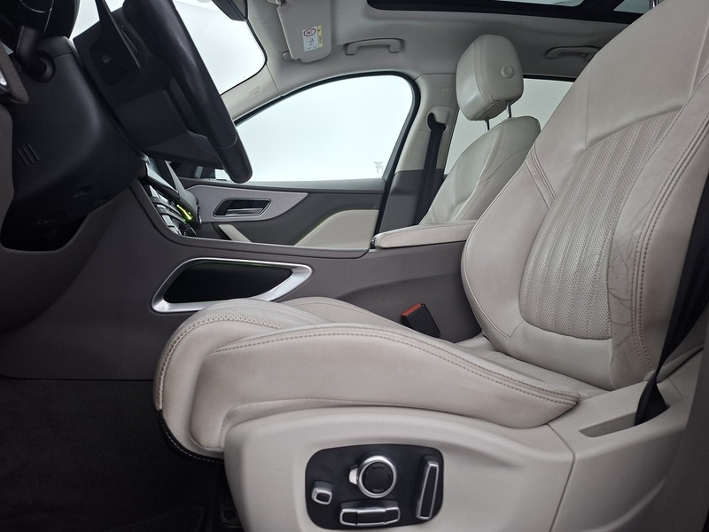 Jaguar F-PACE vaihtoauto