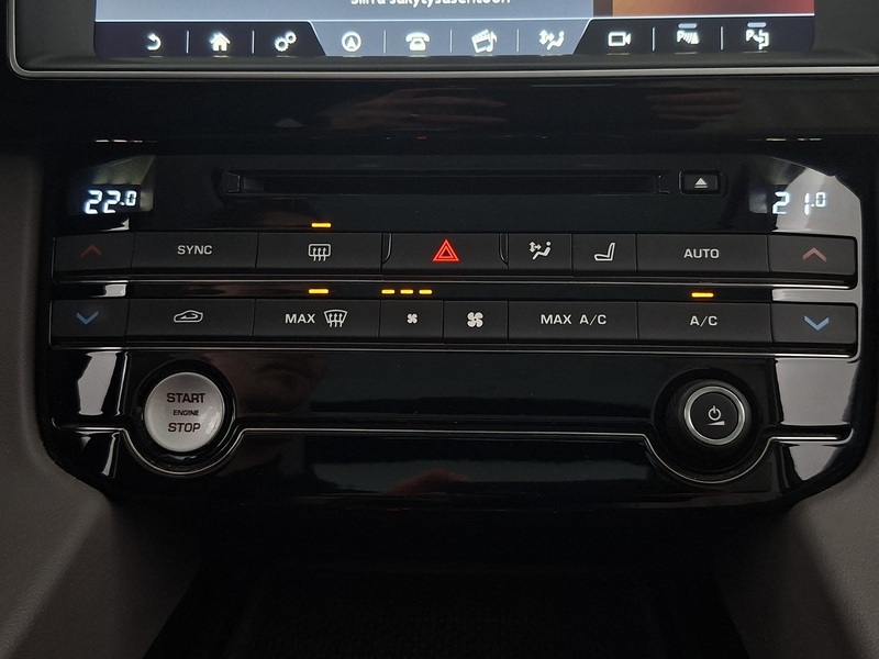 Jaguar F-PACE vaihtoauto