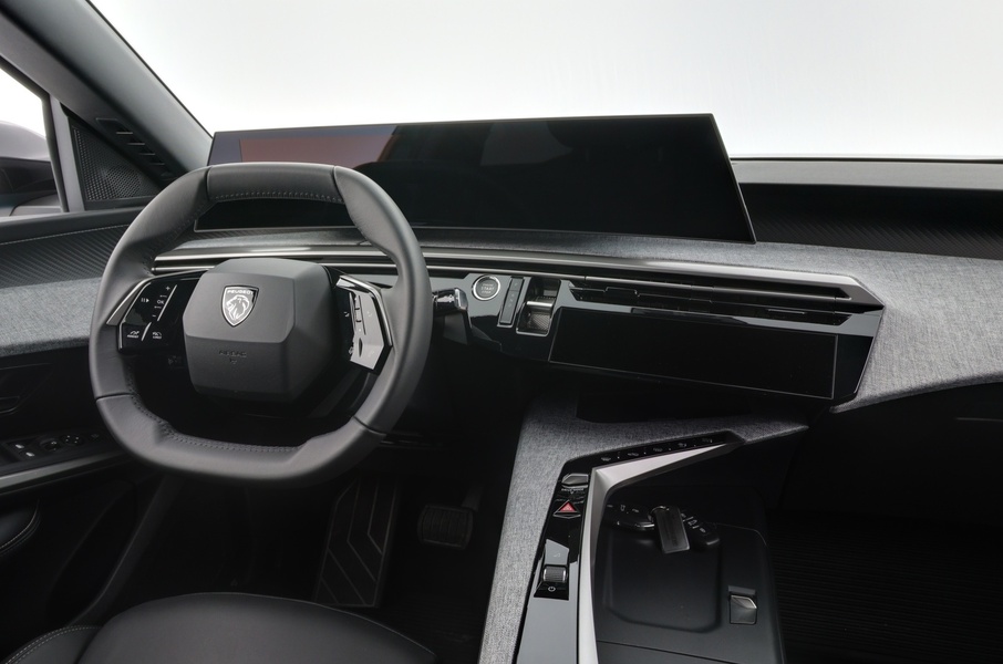 Peugeot E-3008 vaihtoauto