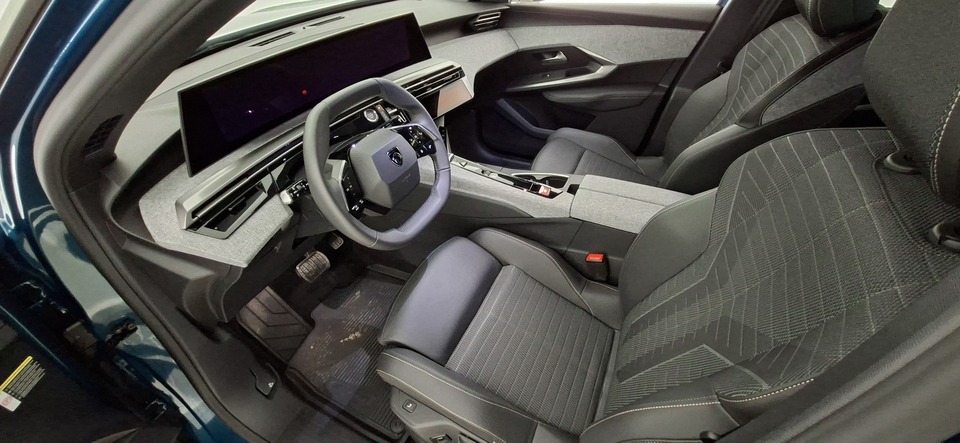 Peugeot E-3008 vaihtoauto