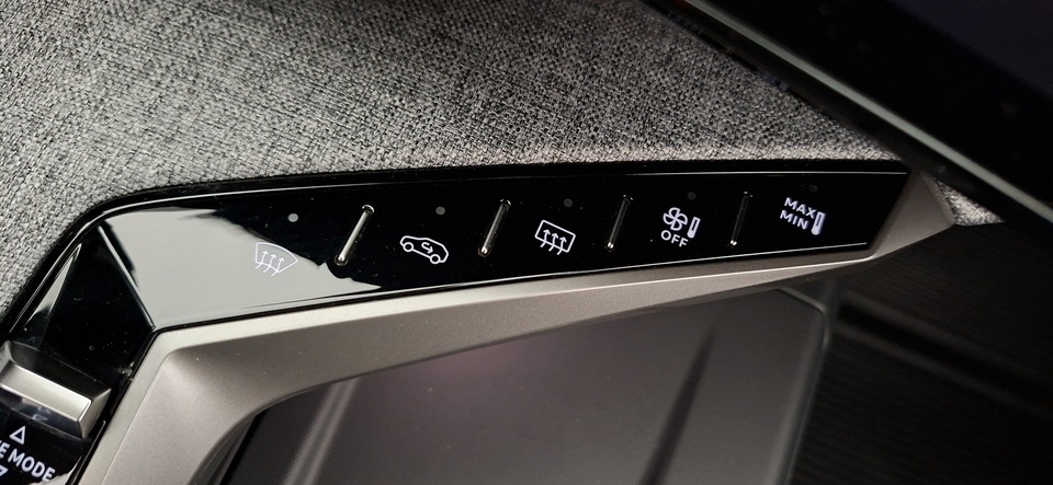 Peugeot E-3008 vaihtoauto