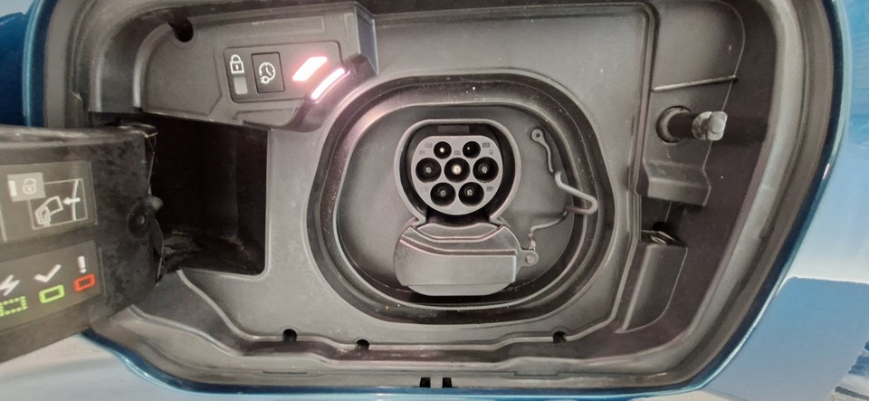 Peugeot E-3008 vaihtoauto