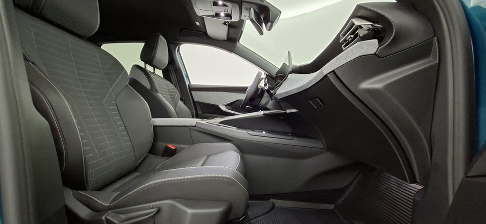 Peugeot E-3008 vaihtoauto