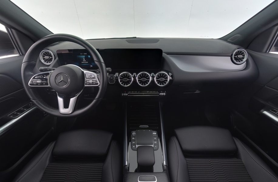 Mercedes-Benz EQA vaihtoauto