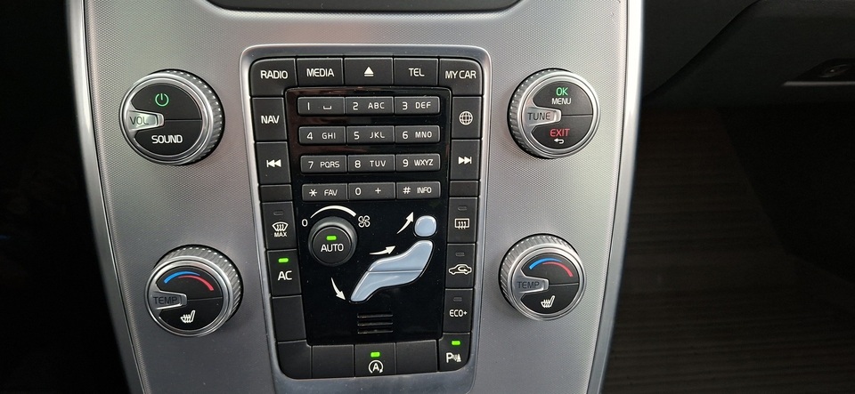 Volvo V70 vaihtoauto