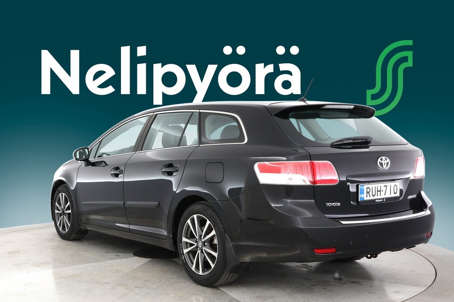 Toyota Avensis vaihtoauto