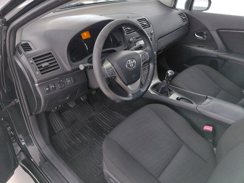 Toyota Avensis vaihtoauto