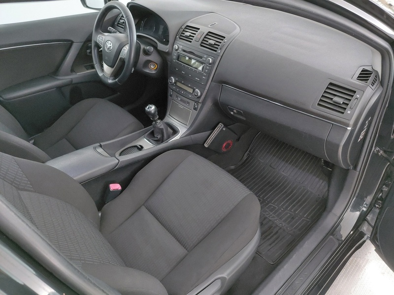 Toyota Avensis vaihtoauto
