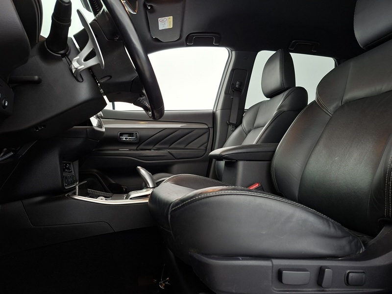 Mitsubishi Outlander PHEV vaihtoauto