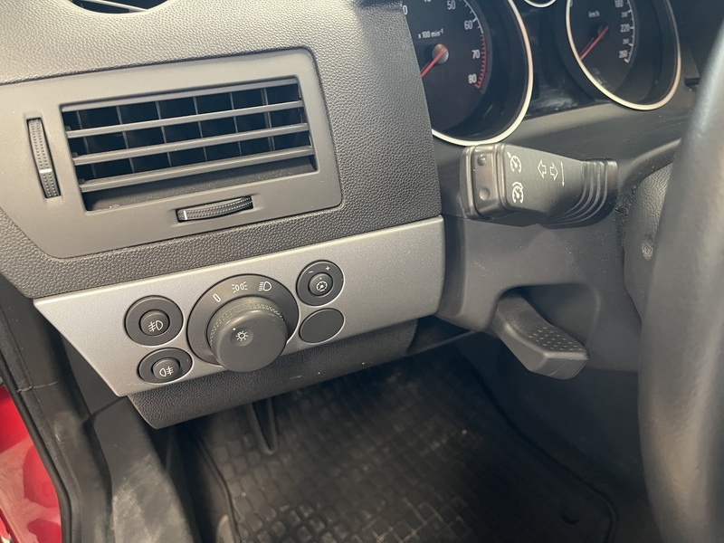 Opel Astra vaihtoauto