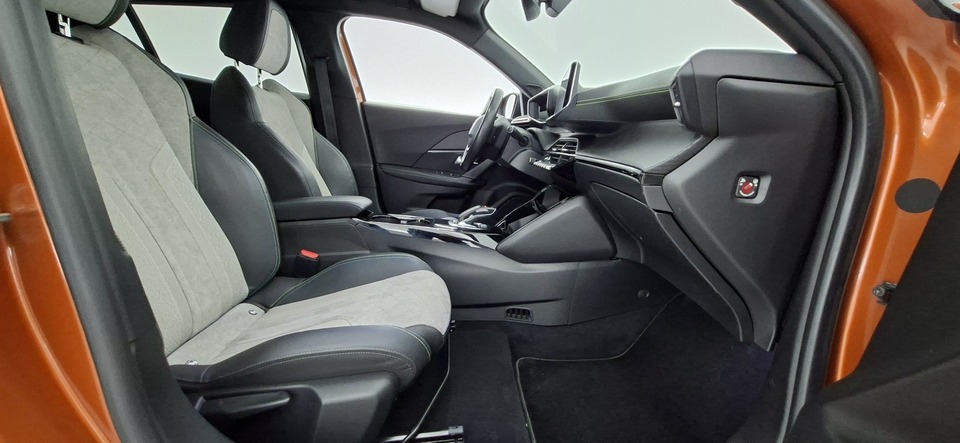 Peugeot e-2008 vaihtoauto