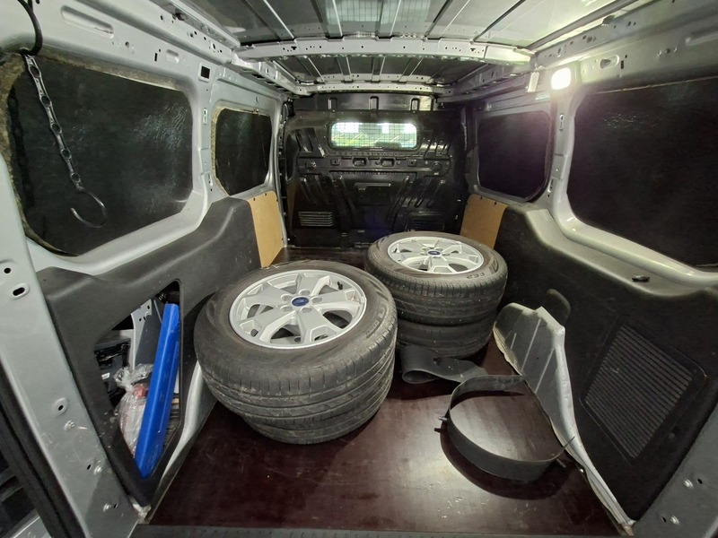 Ford Transit Connect vaihtoauto