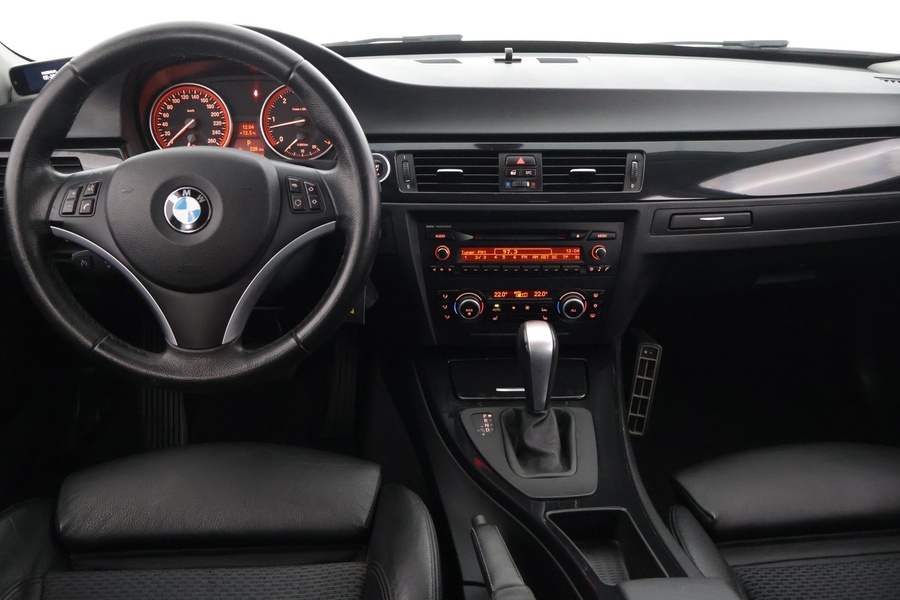 BMW 330 vaihtoauto