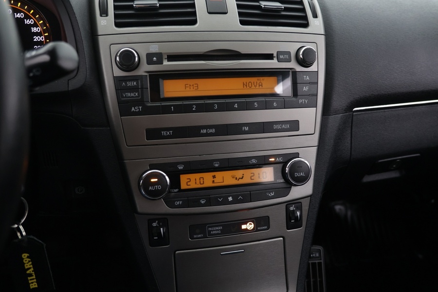 Toyota Avensis vaihtoauto