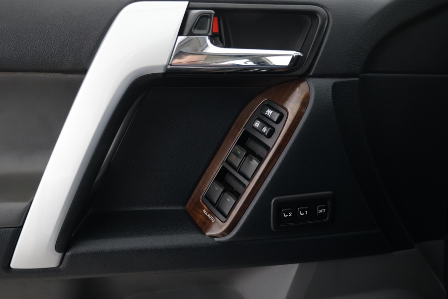 Toyota Land Cruiser vaihtoauto