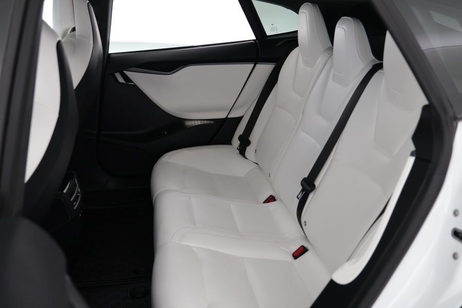 Tesla Model S vaihtoauto