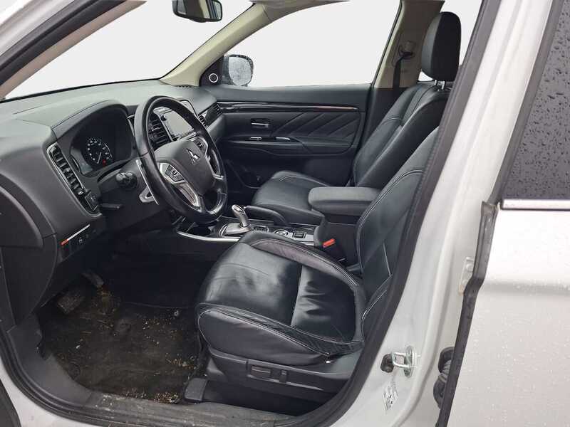 Mitsubishi Outlander PHEV vaihtoauto