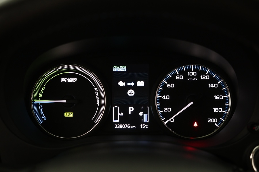 Mitsubishi Outlander PHEV vaihtoauto