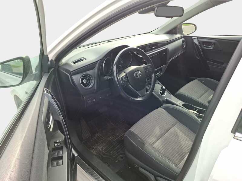 Toyota Auris vaihtoauto