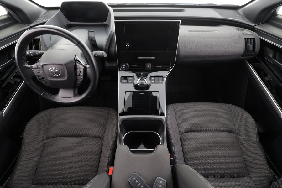 Toyota bZ4X vaihtoauto