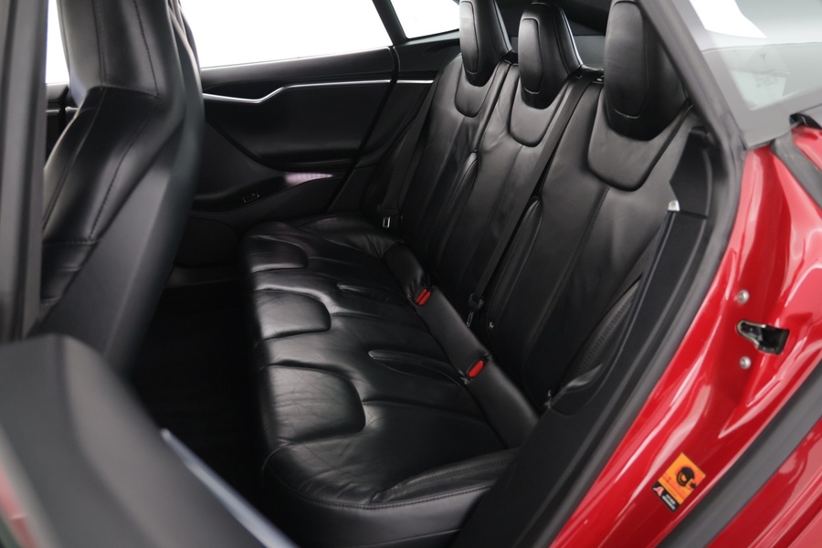 Tesla Model S vaihtoauto