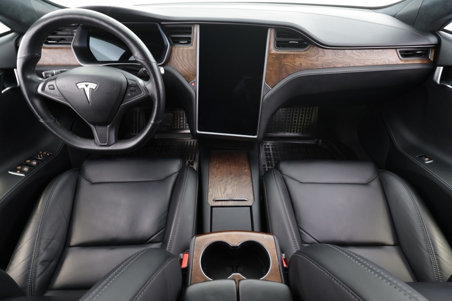 Tesla Model S vaihtoauto