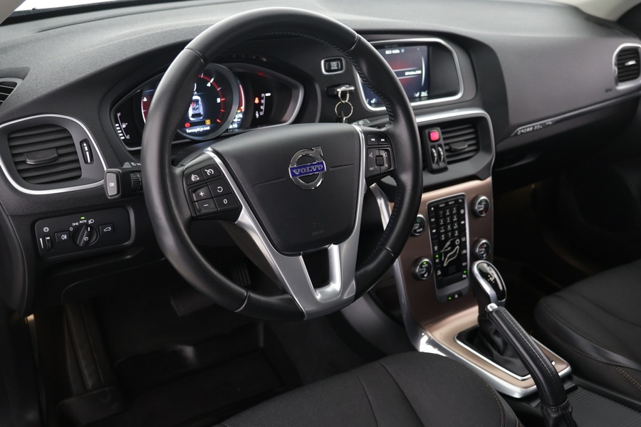 Volvo V40 Cross Country vaihtoauto