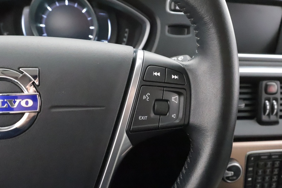 Volvo V40 Cross Country vaihtoauto