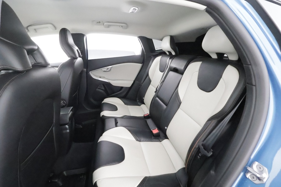 Volvo V40 Cross Country vaihtoauto