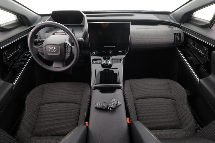 Toyota bZ4X vaihtoauto