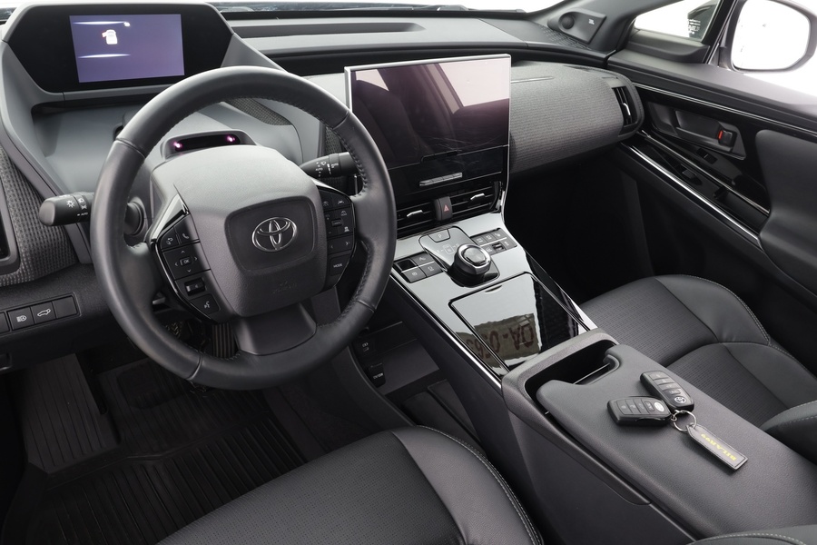 Toyota bZ4X vaihtoauto